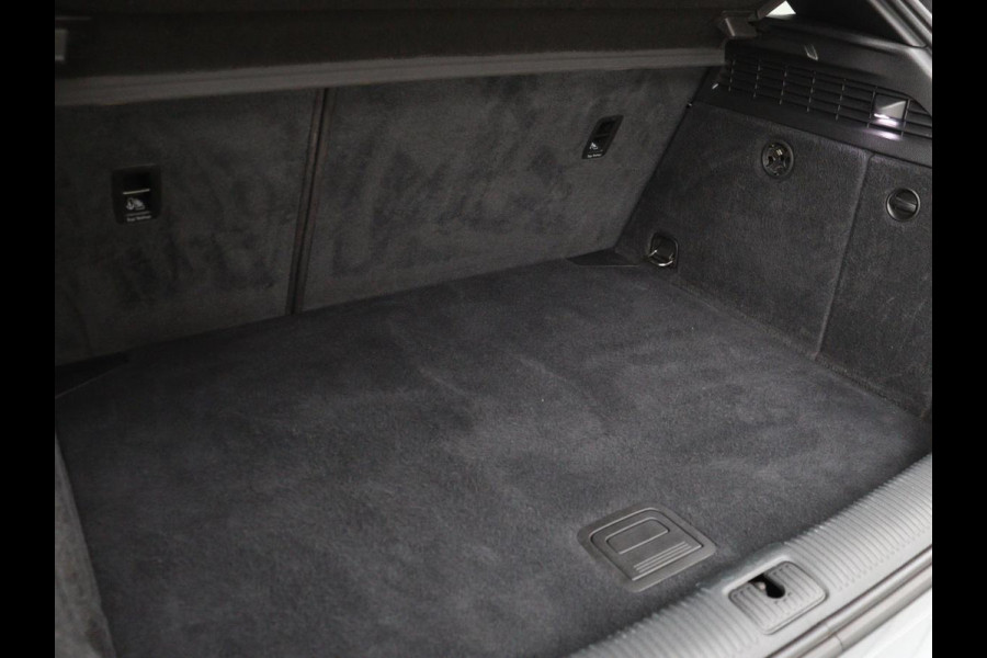 Audi A3 1.5 TFSI Sport S Line Edition | Stoelverwarming | Massage | Full LED | Half leder | Navigatie | Sportstoelen | Climate control