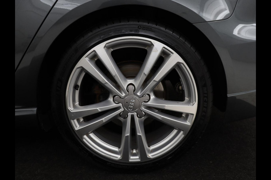 Audi A3 1.5 TFSI Sport S Line Edition | Stoelverwarming | Massage | Full LED | Half leder | Navigatie | Sportstoelen | Climate control