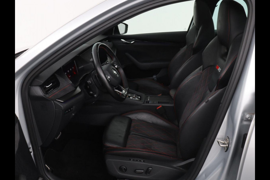 Škoda Octavia 1.4 TSI RS iV PHEV Business | Panoramadak | Leder/Alcantara | Adaptive cruise | Massage | Camera | Side Assist | Matrix LED | Carplay | Memory | Navigatie