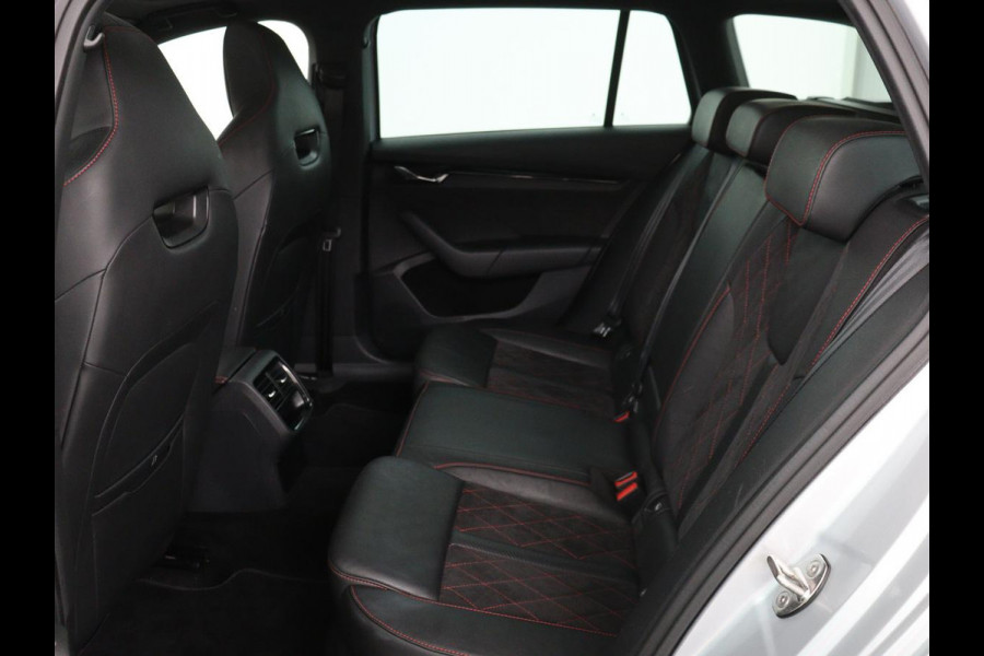 Škoda Octavia 1.4 TSI RS iV PHEV Business | Panoramadak | Leder/Alcantara | Adaptive cruise | Massage | Camera | Side Assist | Matrix LED | Carplay | Memory | Navigatie