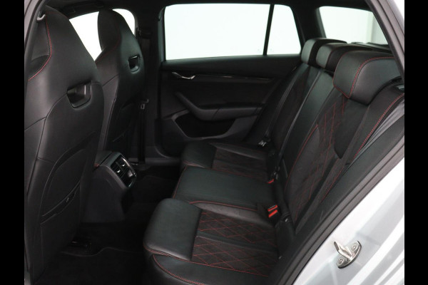 Škoda Octavia 1.4 TSI RS iV PHEV Business | Panoramadak | Leder/Alcantara | Adaptive cruise | Massage | Camera | Side Assist | Matrix LED | Carplay | Memory | Navigatie