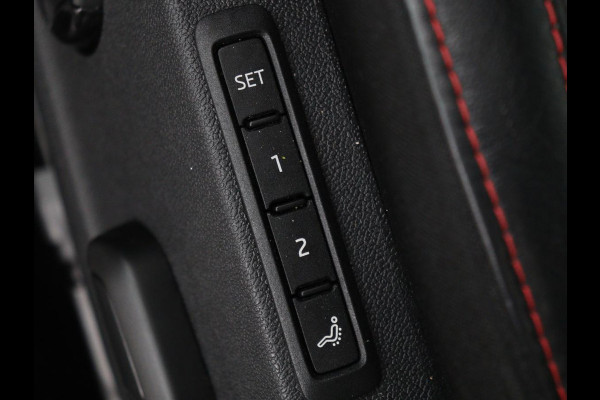 Škoda Octavia 1.4 TSI RS iV PHEV Business | Panoramadak | Leder/Alcantara | Adaptive cruise | Massage | Camera | Side Assist | Matrix LED | Carplay | Memory | Navigatie