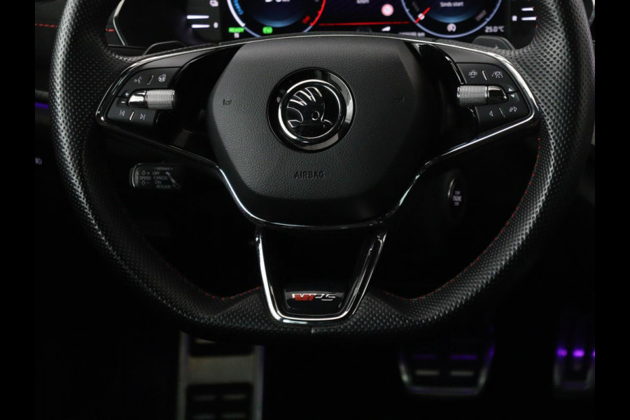Škoda Octavia 1.4 TSI RS iV PHEV Business | Panoramadak | Leder/Alcantara | Adaptive cruise | Massage | Camera | Side Assist | Matrix LED | Carplay | Memory | Navigatie