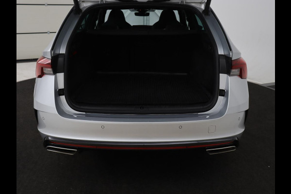 Škoda Octavia 1.4 TSI RS iV PHEV Business | Panoramadak | Leder/Alcantara | Adaptive cruise | Massage | Camera | Side Assist | Matrix LED | Carplay | Memory | Navigatie