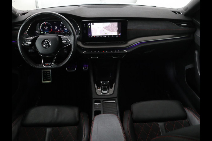 Škoda Octavia 1.4 TSI RS iV PHEV Business | Panoramadak | Leder/Alcantara | Adaptive cruise | Massage | Camera | Side Assist | Matrix LED | Carplay | Memory | Navigatie
