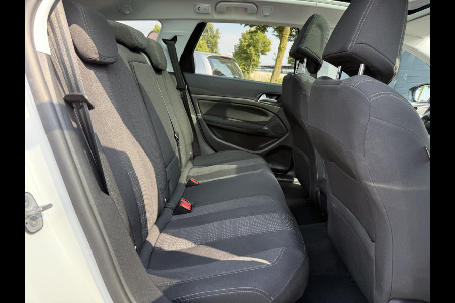 Peugeot 308 SW 1.2 PureTech Allure Navi,Pano,131pk,Trekhaak,Camera,Clima,Cruise,PDC V+A,6 bak,N.A.P,Lm velgen,Apk tot 04-2026