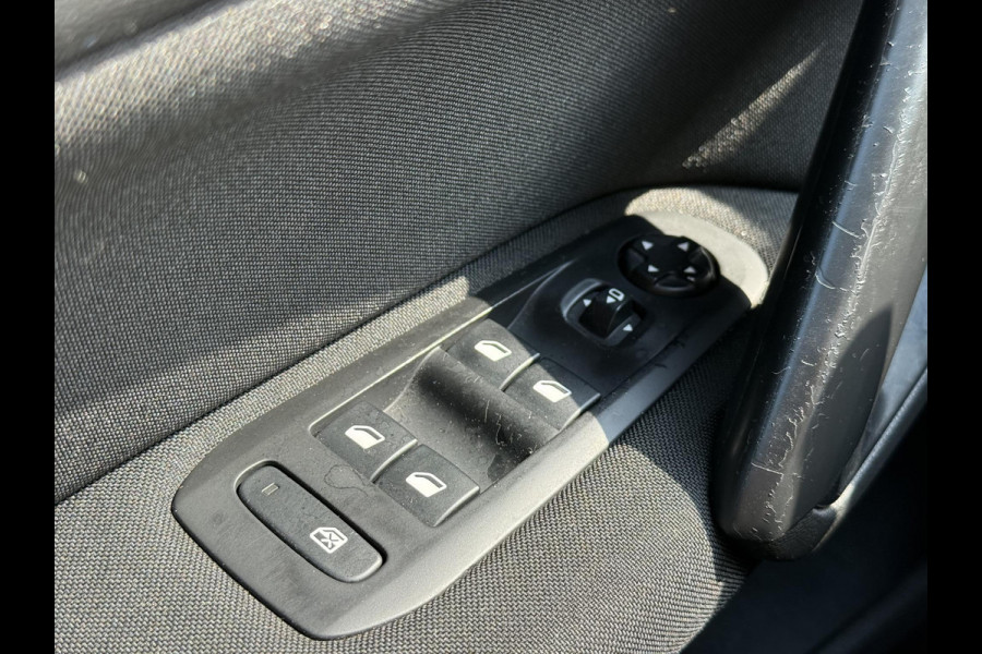Peugeot 308 SW 1.2 PureTech Allure Navi,Pano,131pk,Trekhaak,Camera,Clima,Cruise,PDC V+A,6 bak,N.A.P,Lm velgen,Apk tot 04-2026