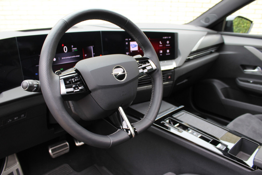Opel Astra Sports Tourer 1.6 Hybrid Ultimate | Panoramadak | Trekhaak | Memory | Head-Up | HiFi