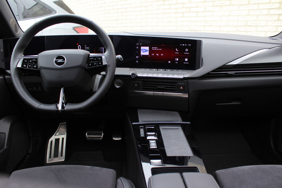 Opel Astra Sports Tourer 1.6 Hybrid Ultimate | Panoramadak | Trekhaak | Memory | Head-Up | HiFi