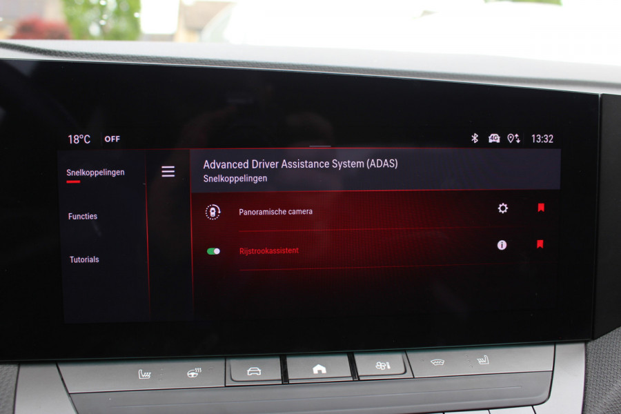 Opel Astra Sports Tourer 1.6 Hybrid Ultimate | Panoramadak | Trekhaak | Memory | Head-Up | HiFi