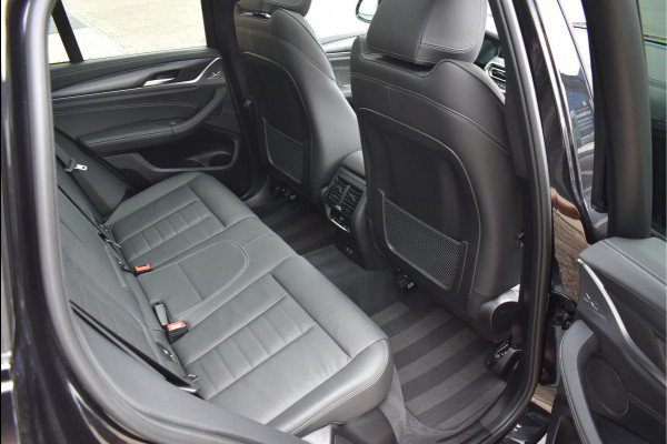 BMW X3 xDrive30e M-Sport 292 Pk Pano Trekhaak Shadow Line Navi Camera Laser 20 Inch