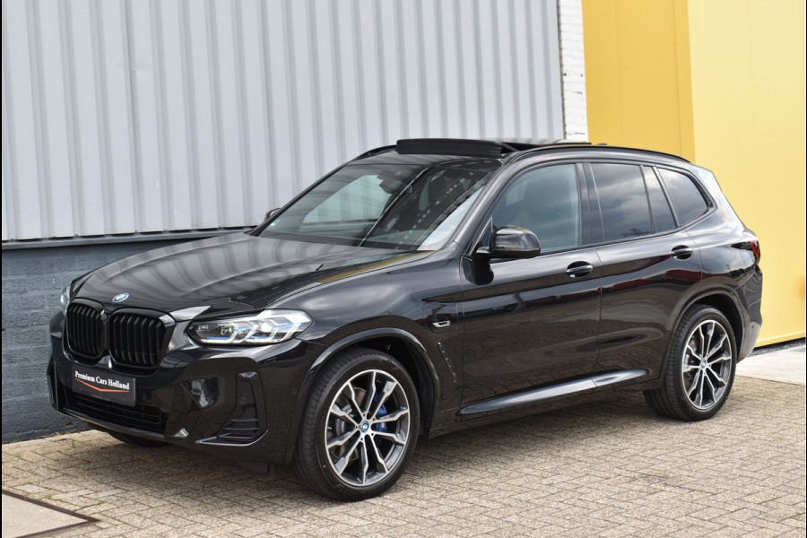 BMW X3 xDrive30e M-Sport 292 Pk Pano Trekhaak Shadow Line Navi Camera Laser 20 Inch