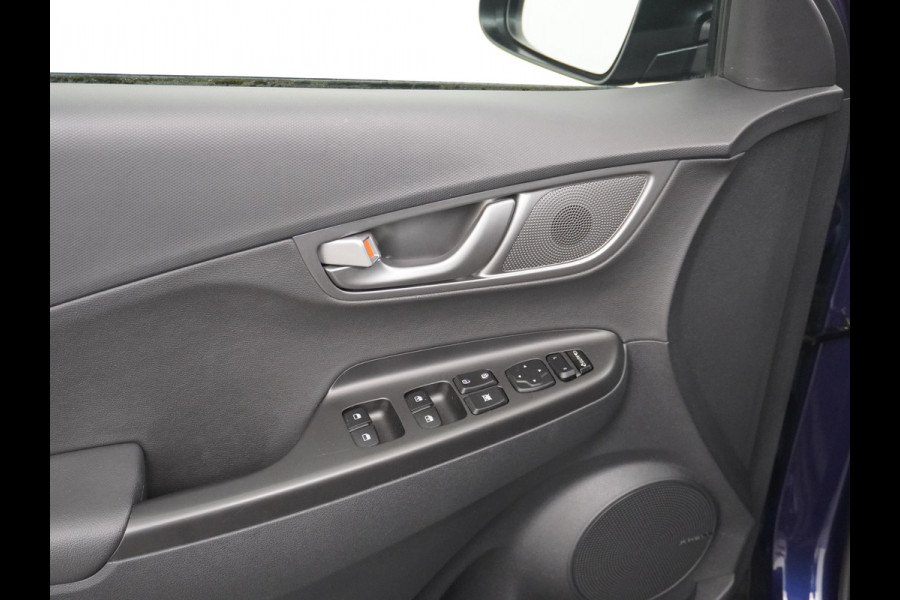 Hyundai Kona EV 64kWh 204pk 3 Fase Leder Apple Carplay Android Auto Head-Up display Navi Camera Standkachel Adaptive Cruise/Stop&Go Zelfsture Pdc Elektr.Stoelen+Verwarmd+Ventilatie-koeling