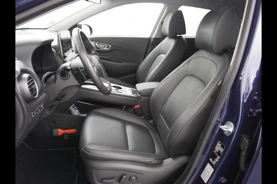 Hyundai Kona EV 64kWh 204pk 3 Fase Leder Apple Carplay Android Auto Head-Up display Navi Camera Standkachel Adaptive Cruise/Stop&Go Zelfsture Pdc Elektr.Stoelen+Verwarmd+Ventilatie-koeling