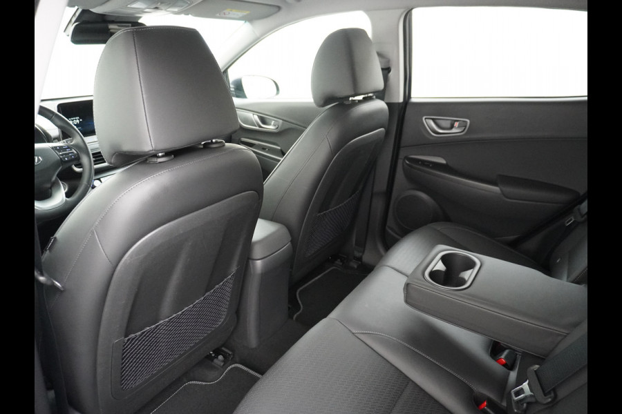 Hyundai Kona EV 64kWh 204pk 3 Fase Leder Apple Carplay Android Auto Head-Up display Navi Camera Standkachel Adaptive Cruise/Stop&Go Zelfsture Pdc Elektr.Stoelen+Verwarmd+Ventilatie-koeling