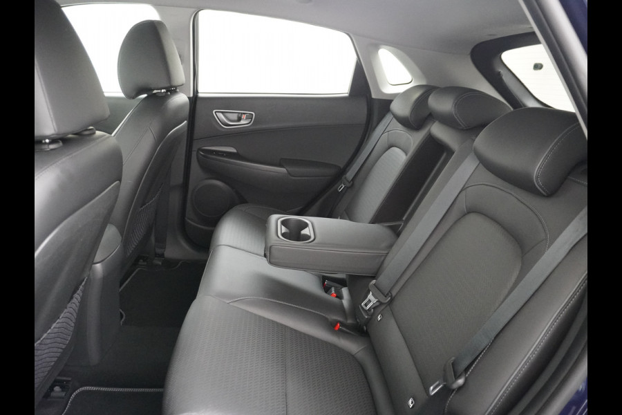 Hyundai Kona EV 64kWh 204pk 3 Fase Leder Apple Carplay Android Auto Head-Up display Navi Camera Standkachel Adaptive Cruise/Stop&Go Zelfsture Pdc Elektr.Stoelen+Verwarmd+Ventilatie-koeling