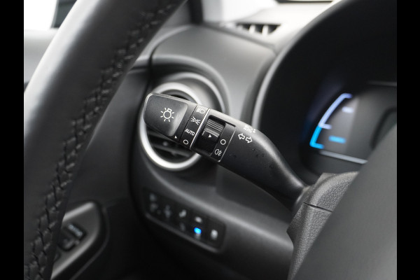 Hyundai Kona EV 64kWh 204pk 3 Fase Leder Apple Carplay Android Auto Head-Up display Navi Camera Standkachel Adaptive Cruise/Stop&Go Zelfsture Pdc Elektr.Stoelen+Verwarmd+Ventilatie-koeling