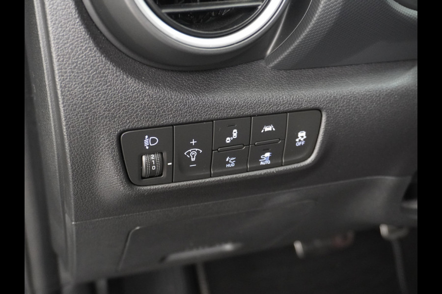 Hyundai Kona EV 64kWh 204pk 3 Fase Leder Apple Carplay Android Auto Head-Up display Navi Camera Standkachel Adaptive Cruise/Stop&Go Zelfsture Pdc Elektr.Stoelen+Verwarmd+Ventilatie-koeling