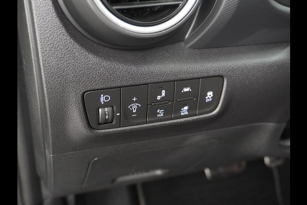 Hyundai Kona EV 64kWh 204pk 3 Fase Leder Apple Carplay Android Auto Head-Up display Navi Camera Standkachel Adaptive Cruise/Stop&Go Zelfsture Pdc Elektr.Stoelen+Verwarmd+Ventilatie-koeling