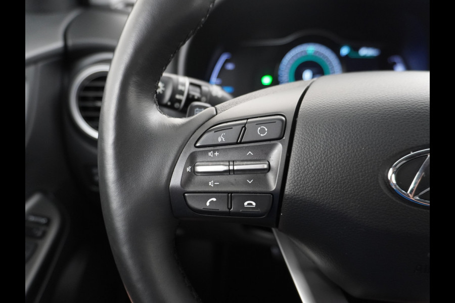 Hyundai Kona EV 64kWh 204pk 3 Fase Leder Apple Carplay Android Auto Head-Up display Navi Camera Standkachel Adaptive Cruise/Stop&Go Zelfsture Pdc Elektr.Stoelen+Verwarmd+Ventilatie-koeling
