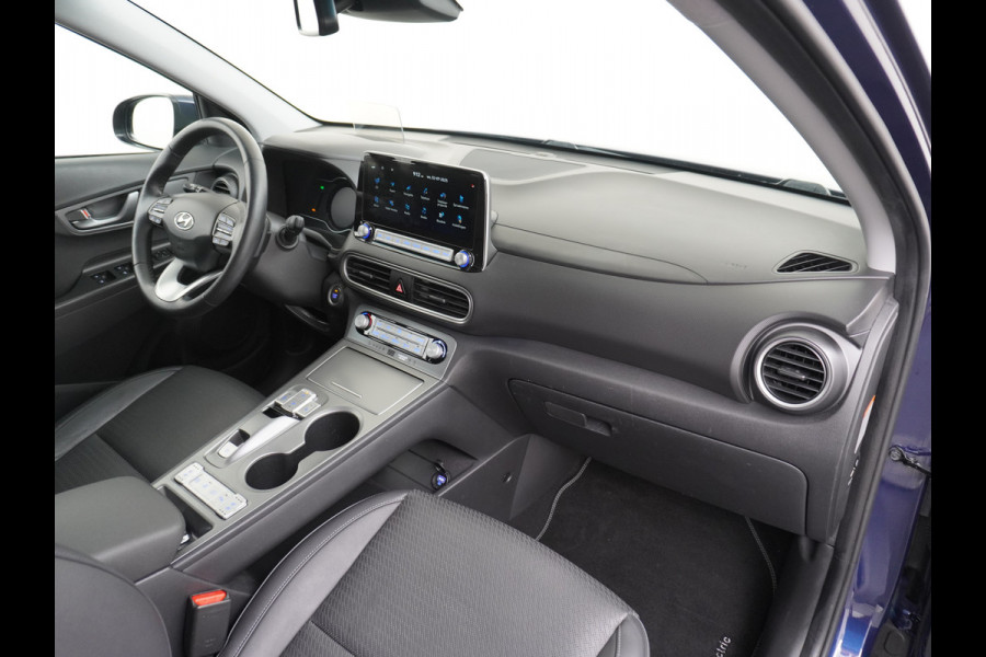 Hyundai Kona EV 64kWh 204pk 3 Fase Leder Apple Carplay Android Auto Head-Up display Navi Camera Standkachel Adaptive Cruise/Stop&Go Zelfsture Pdc Elektr.Stoelen+Verwarmd+Ventilatie-koeling