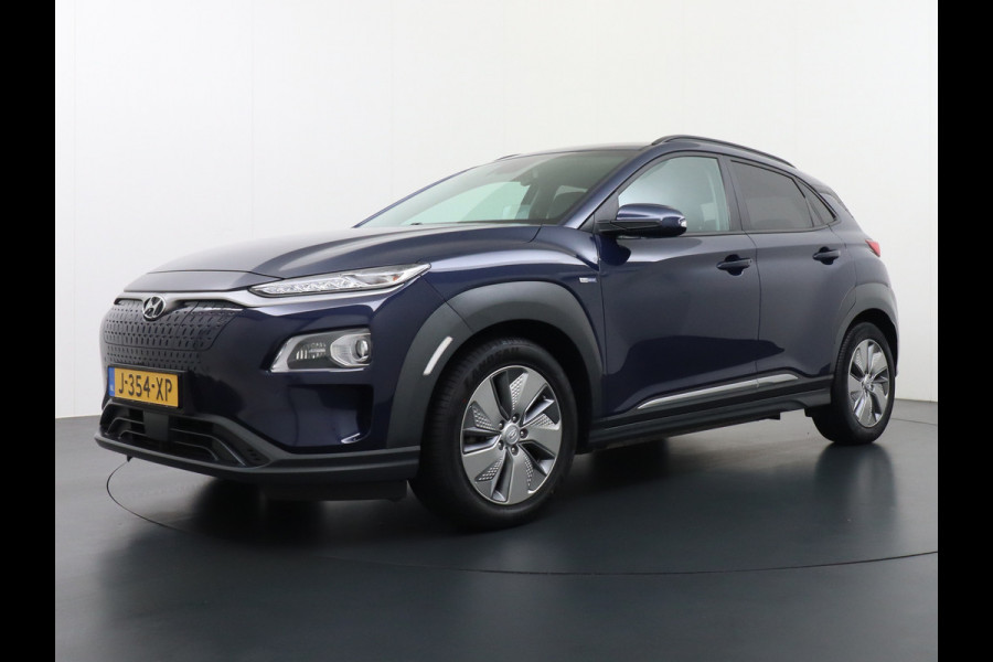 Hyundai Kona EV 64kWh 204pk 3 Fase Leder Apple Carplay Android Auto Head-Up display Navi Camera Standkachel Adaptive Cruise/Stop&Go Zelfsture Pdc Elektr.Stoelen+Verwarmd+Ventilatie-koeling