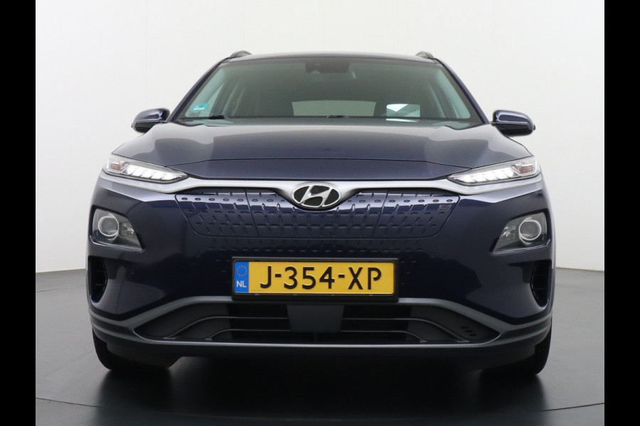 Hyundai Kona EV 64kWh 204pk 3 Fase Leder Apple Carplay Android Auto Head-Up display Navi Camera Standkachel Adaptive Cruise/Stop&Go Zelfsture Pdc Elektr.Stoelen+Verwarmd+Ventilatie-koeling