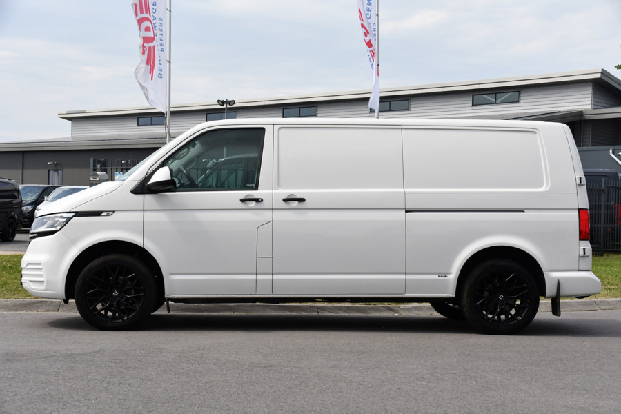 Volkswagen Transporter 2.0 TDI L2H1 30 PB Edition Cruise, Carplay, 150PK, Automaat, Sensoren, LED, PDC, 2 x Schuifdeur, Trekhaak, UNIEK!