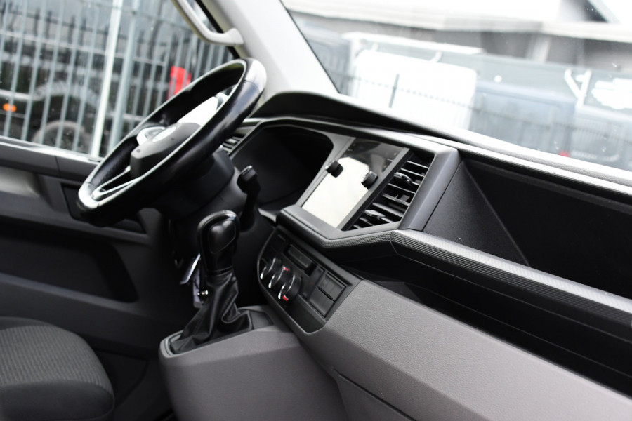 Volkswagen Transporter 2.0 TDI L2H1 30 PB Edition Cruise, Carplay, 150PK, Automaat, Sensoren, LED, PDC, 2 x Schuifdeur, Trekhaak, UNIEK!
