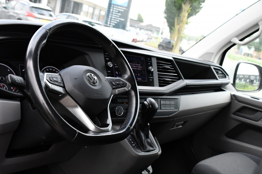 Volkswagen Transporter 2.0 TDI L2H1 30 PB Edition Cruise, Carplay, 150PK, Automaat, Sensoren, LED, PDC, 2 x Schuifdeur, Trekhaak, UNIEK!