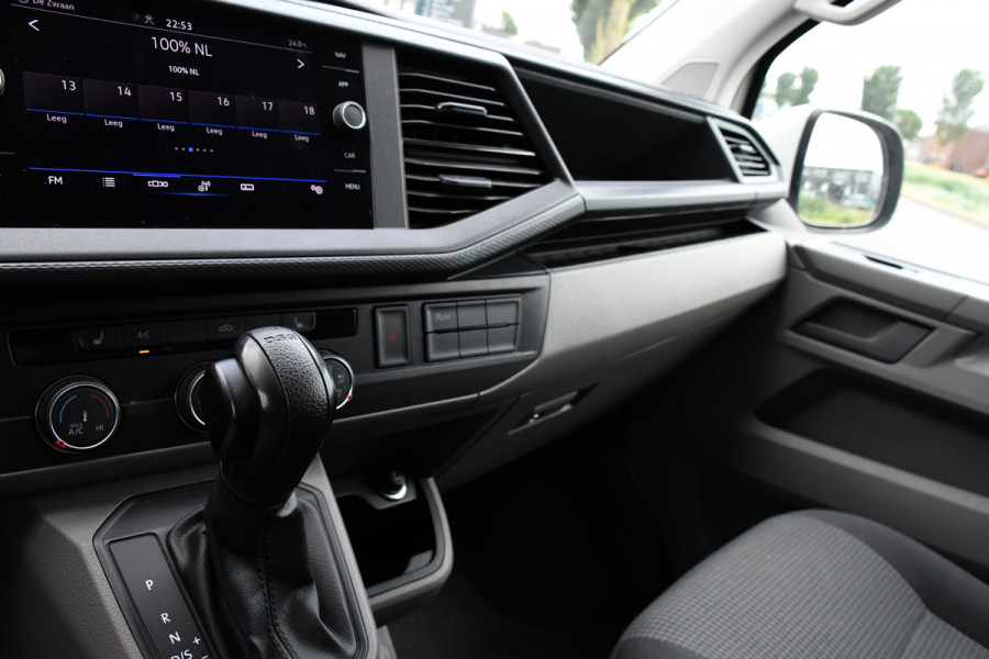Volkswagen Transporter 2.0 TDI L2H1 30 PB Edition Cruise, Carplay, 150PK, Automaat, Sensoren, LED, PDC, 2 x Schuifdeur, Trekhaak, UNIEK!