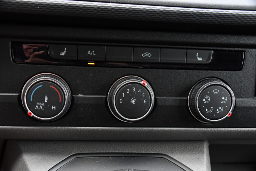 Volkswagen Transporter 2.0 TDI L2H1 30 PB Edition Cruise, Carplay, 150PK, Automaat, Sensoren, LED, PDC, 2 x Schuifdeur, Trekhaak, UNIEK!