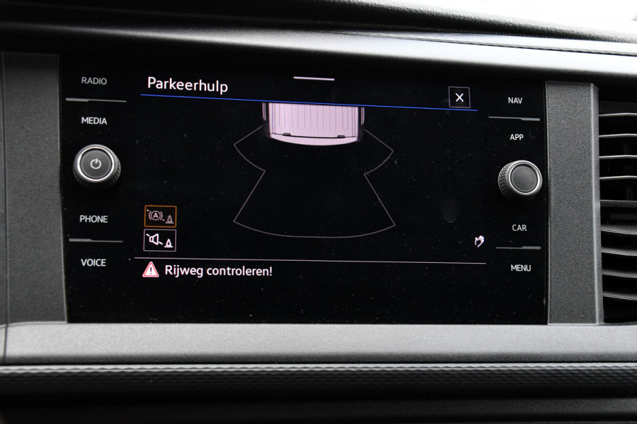 Volkswagen Transporter 2.0 TDI L2H1 30 PB Edition Cruise, Carplay, 150PK, Automaat, Sensoren, LED, PDC, 2 x Schuifdeur, Trekhaak, UNIEK!