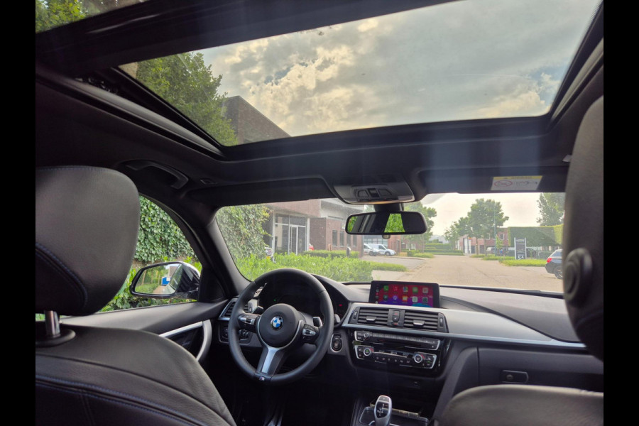 BMW 3 Serie Touring 320i F31 M Sport Shadow EX Dig. Dash 6WB Panorama Apple CarPlay NAP 2e-Eig