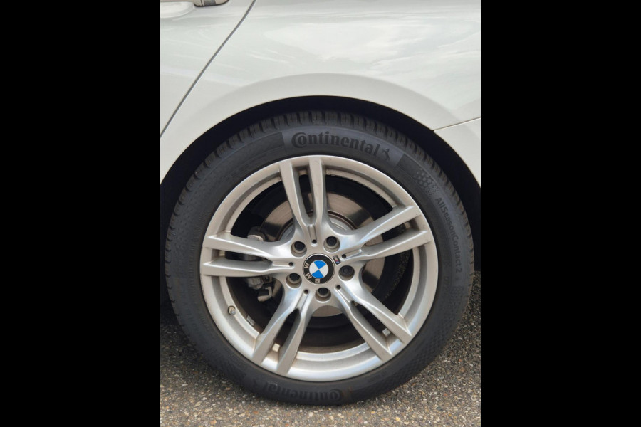 BMW 3 Serie Touring 320i F31 M Sport Shadow EX Dig. Dash 6WB Panorama Apple CarPlay NAP 2e-Eig