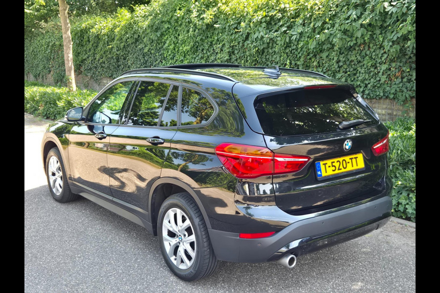 BMW X1 SDrive18i High Executive Edition Panorama Apple CarPlay Pro NAVI DAB+