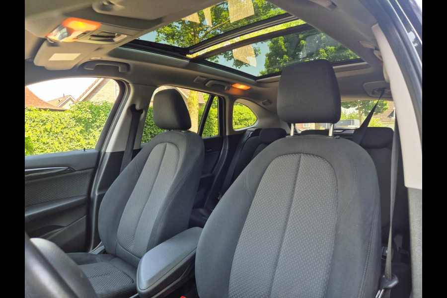 BMW X1 SDrive18i High Executive Edition Panorama Apple CarPlay Pro NAVI DAB+