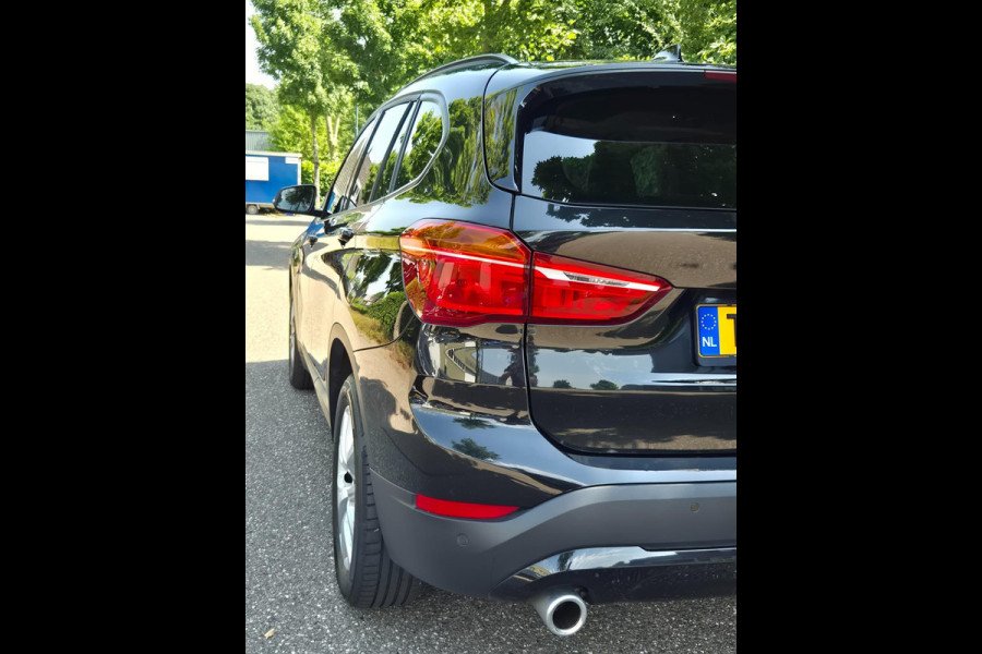 BMW X1 SDrive18i High Executive Edition Panorama Apple CarPlay Pro NAVI DAB+