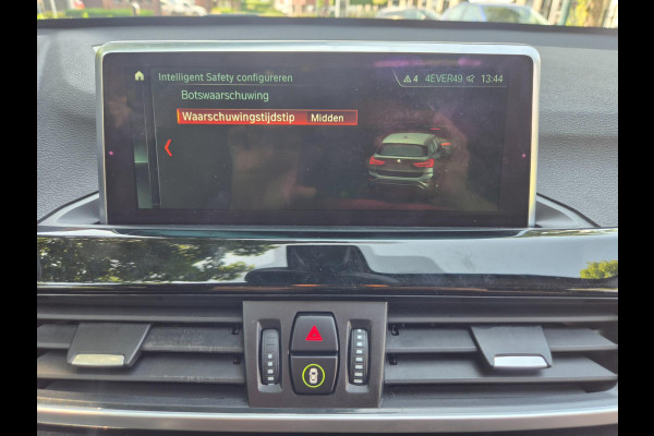 BMW X1 SDrive18i High Executive Edition Panorama Apple CarPlay Pro NAVI DAB+