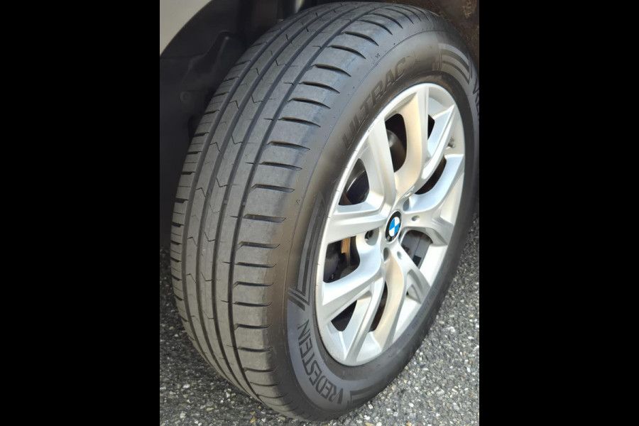 BMW X1 SDrive18i High Executive Edition Panorama Apple CarPlay Pro NAVI DAB+