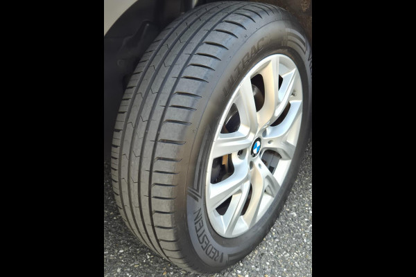 BMW X1 SDrive18i High Executive Edition Panorama Apple CarPlay Pro NAVI DAB+