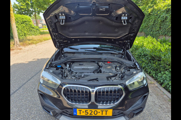 BMW X1 SDrive18i High Executive Edition Panorama Apple CarPlay Pro NAVI DAB+