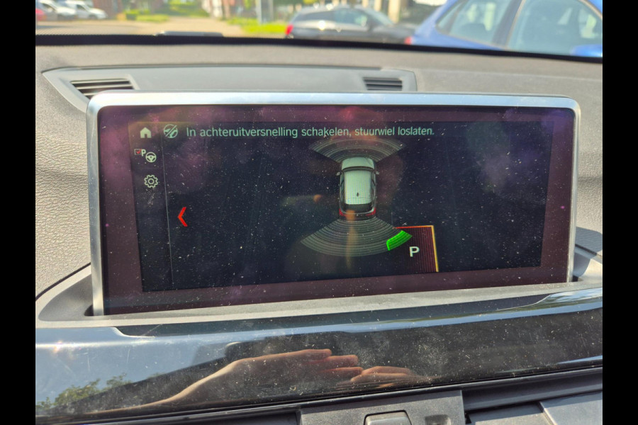 BMW X1 SDrive18i High Executive Edition Panorama Apple CarPlay Pro NAVI DAB+