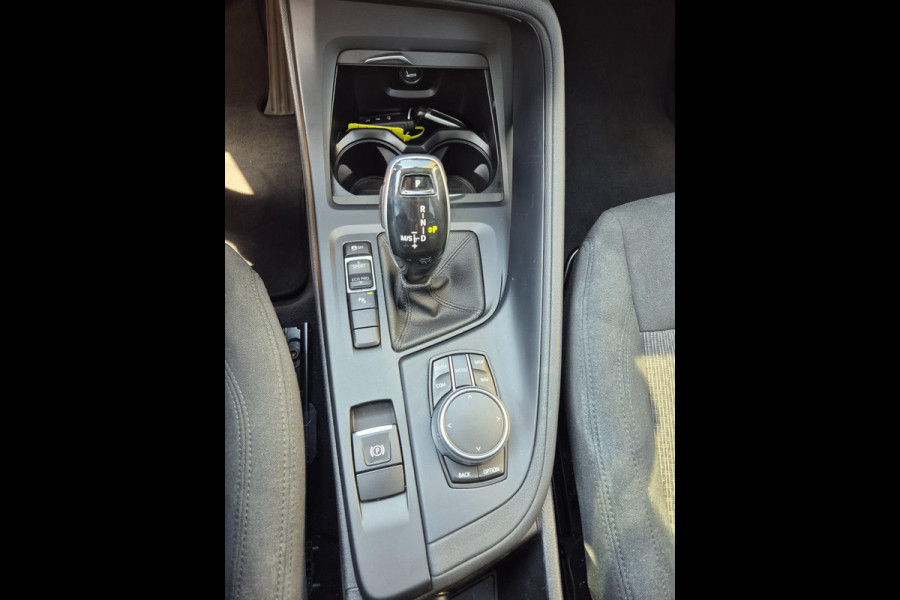 BMW X1 SDrive18i High Executive Edition Panorama Apple CarPlay Pro NAVI DAB+