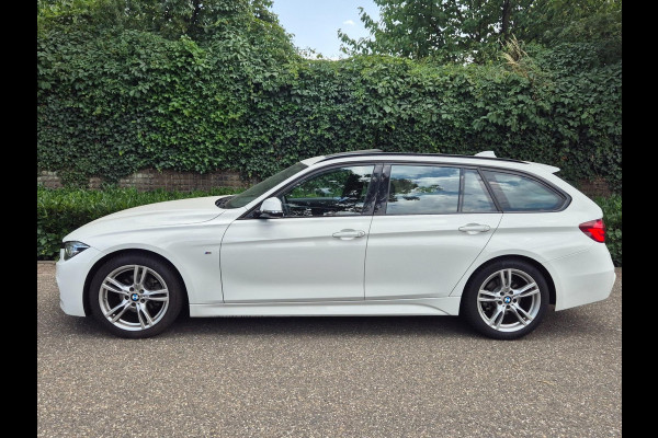 BMW 3 Serie Touring 320i F31 M Sport Shadow EX Dig. Dash 6WB Panorama Apple CarPlay NAP 2e-Eig