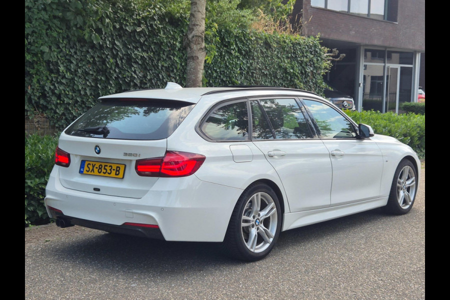 BMW 3 Serie Touring 320i F31 M Sport Shadow EX Dig. Dash 6WB Panorama Apple CarPlay NAP 2e-Eig