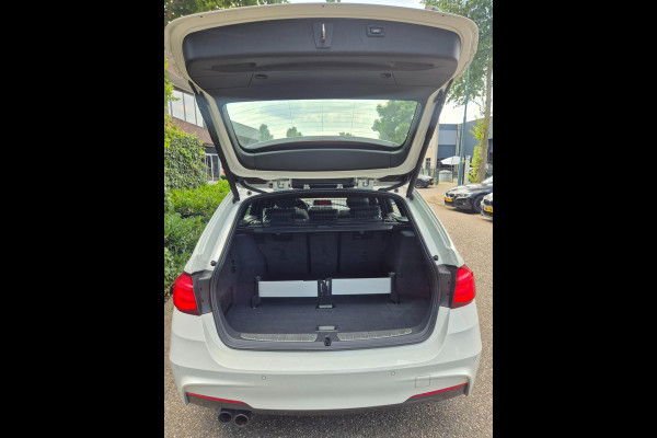 BMW 3 Serie Touring 320i F31 M Sport Shadow EX Dig. Dash 6WB Panorama Apple CarPlay NAP 2e-Eig