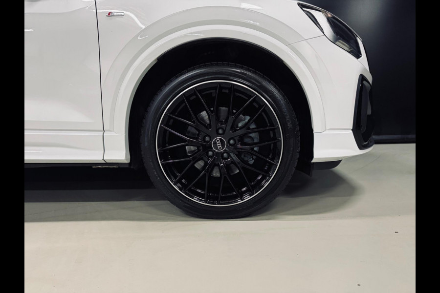 Audi Q2 35 TFSI S-Line, Pano, Apple Carplay, Camera, Cruise, Clima, 19" Velgen, Dealer Onderhouden