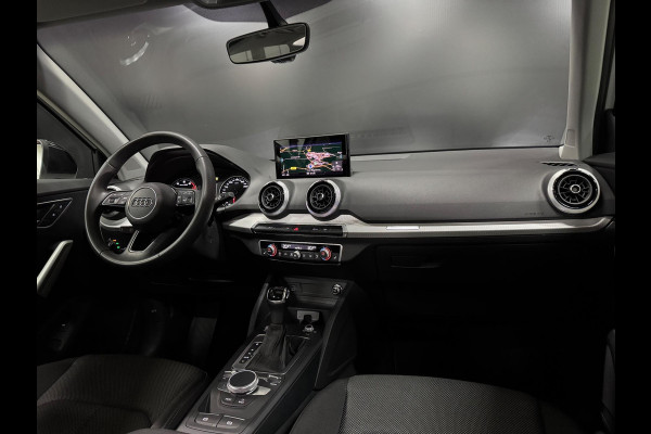 Audi Q2 35 TFSI S-Line, Pano, Apple Carplay, Camera, Cruise, Clima, 19" Velgen, Dealer Onderhouden