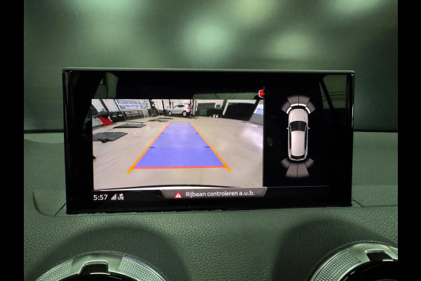 Audi Q2 35 TFSI S-Line, Pano, Apple Carplay, Camera, Cruise, Clima, 19" Velgen, Dealer Onderhouden